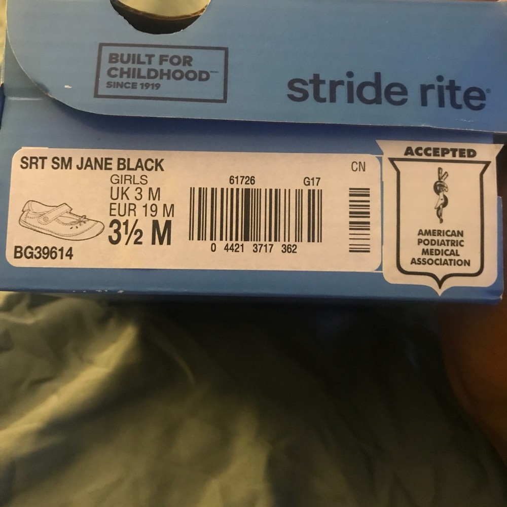 Infant walking shoe